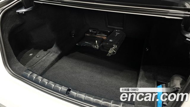BMW 7-Series 740i xDrive M Sport