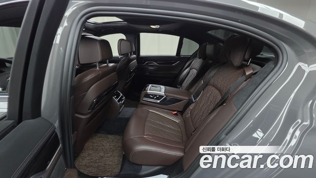 BMW 7-Series 730d xDrive M Sport