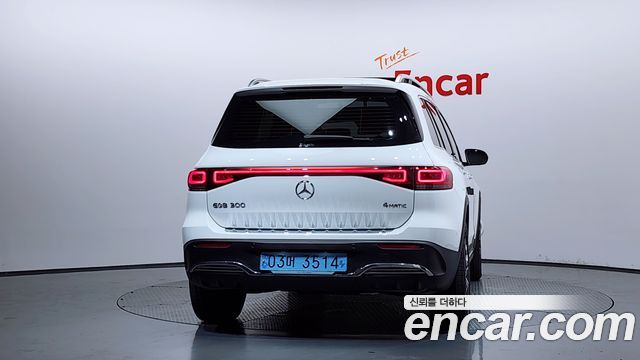 Mercedes-Benz EQB EQB300 4MATIC AMG Line