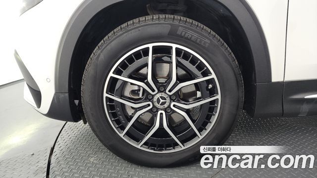 Mercedes-Benz EQB EQB300 4MATIC AMG Line