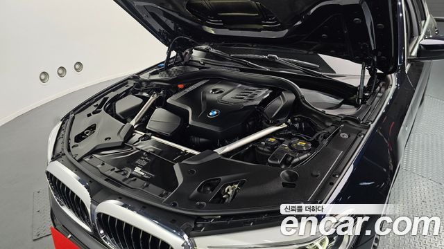 BMW 5-Series 530i M Sport Package Plus