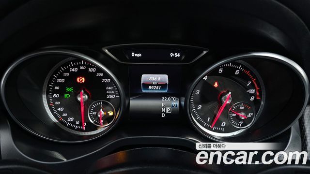 Mercedes-Benz GLA-Class GLA220