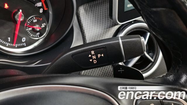 Mercedes-Benz GLA-Class GLA220
