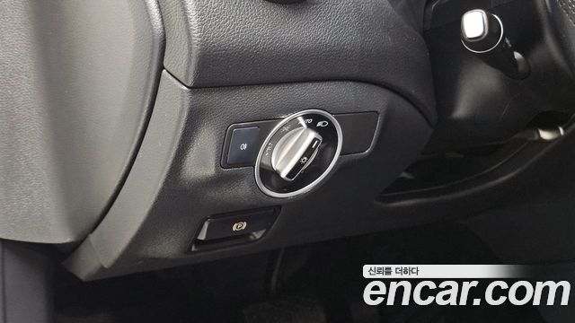 Mercedes-Benz GLA-Class GLA220