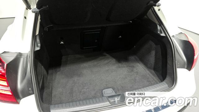 Mercedes-Benz GLA-Class GLA220