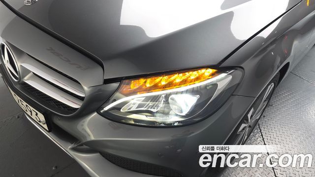 Mercedes-Benz C-Class C200 Avantgarde