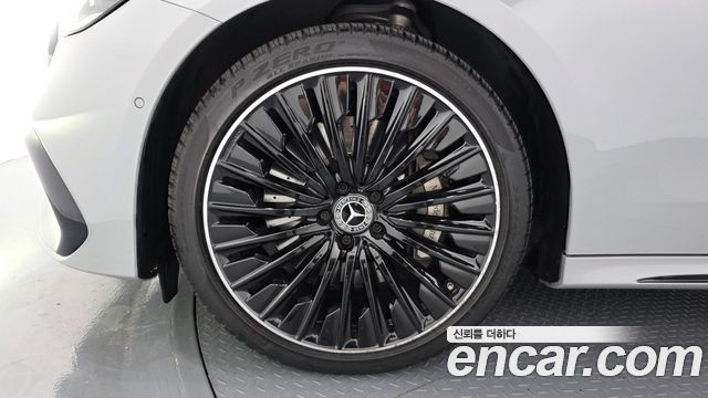 Mercedes-Benz E-Class E300 4MATIC AMG Line Premiere Special