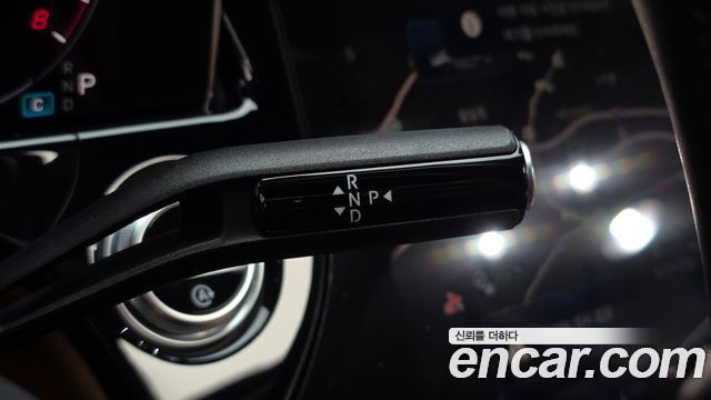 Mercedes-Benz E-Class E300 4MATIC AMG Line Premiere Special
