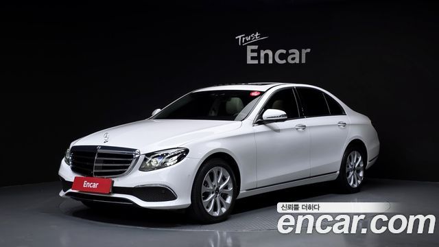 Mercedes-Benz E-Class E300 4MATIC Exclusive