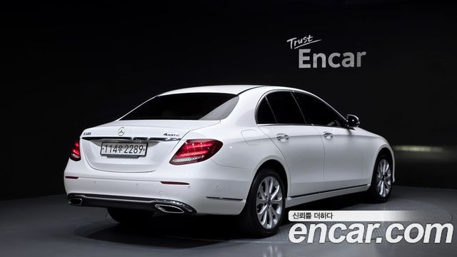 Mercedes-Benz E-Class E300 4MATIC Exclusive
