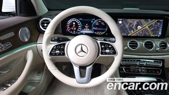 Mercedes-Benz E-Class E300 4MATIC Exclusive