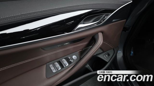 BMW 5-Series 530i M Sport Package