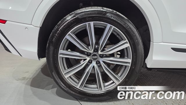 Audi Q8 55 TFSI Quattro Premium