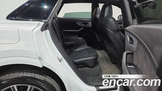 Audi Q8 55 TFSI Quattro Premium
