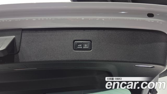 Audi Q8 55 TFSI Quattro Premium