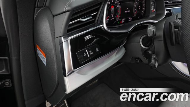 Audi Q8 55 TFSI Quattro Premium