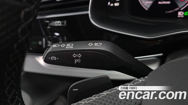 Audi Q8 55 TFSI Quattro Premium