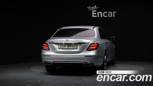 Mercedes-Benz E-Class E300 Avantgarde