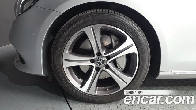 Mercedes-Benz E-Class E300 Avantgarde