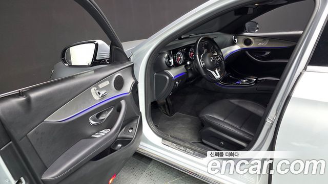 Mercedes-Benz E-Class E300 Avantgarde