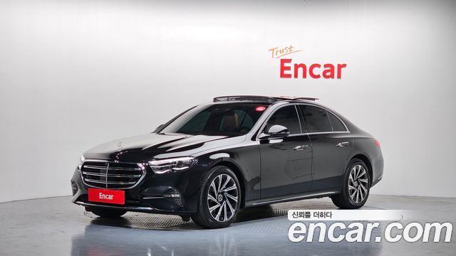 Mercedes-Benz E-Class E300 4MATIC Exclusive