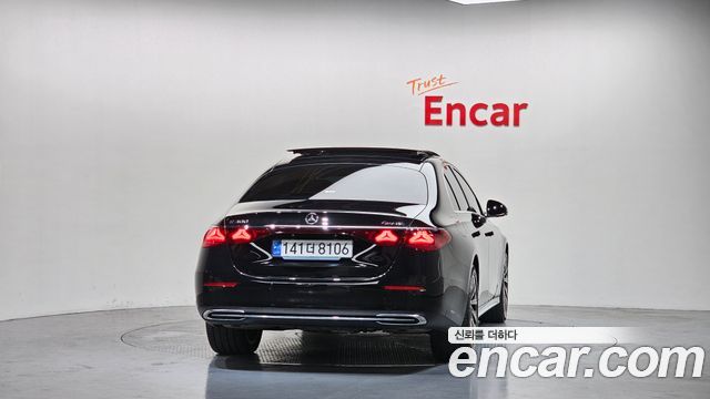 Mercedes-Benz E-Class E300 4MATIC Exclusive