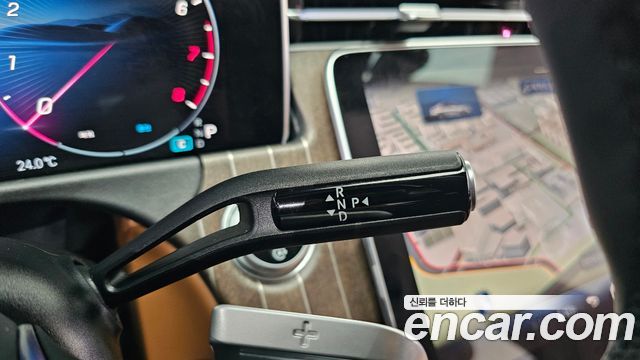 Mercedes-Benz E-Class E300 4MATIC Exclusive