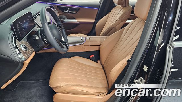 Mercedes-Benz E-Class E300 4MATIC Exclusive