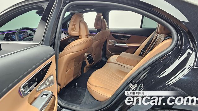 Mercedes-Benz E-Class E300 4MATIC Exclusive
