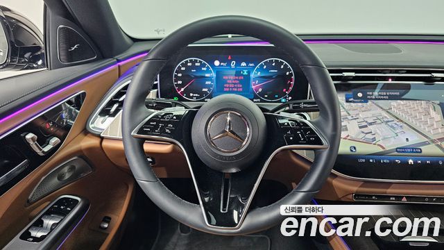 Mercedes-Benz E-Class E300 4MATIC Exclusive