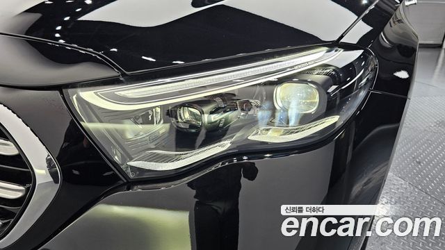 Mercedes-Benz E-Class E300 4MATIC Exclusive