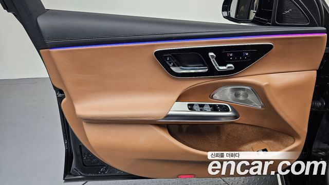 Mercedes-Benz E-Class E300 4MATIC Exclusive