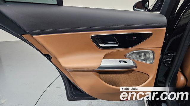 Mercedes-Benz E-Class E300 4MATIC Exclusive