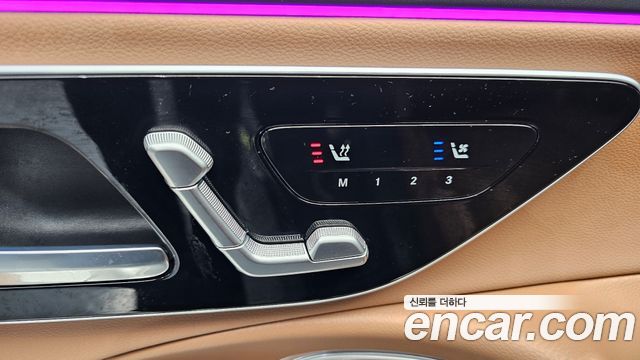 Mercedes-Benz E-Class E300 4MATIC Exclusive