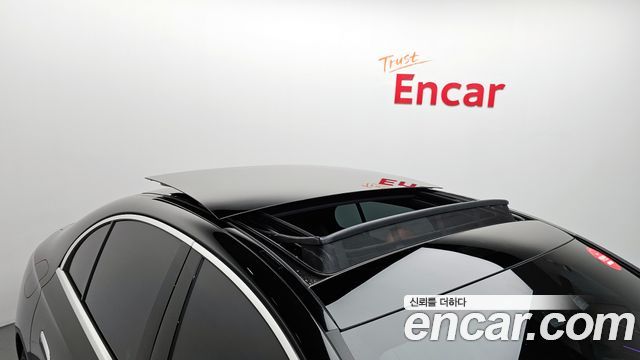 Mercedes-Benz E-Class E300 4MATIC Exclusive