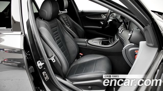 Mercedes-Benz E-Class E350 4MATIC AMG Line