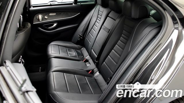 Mercedes-Benz E-Class E350 4MATIC AMG Line