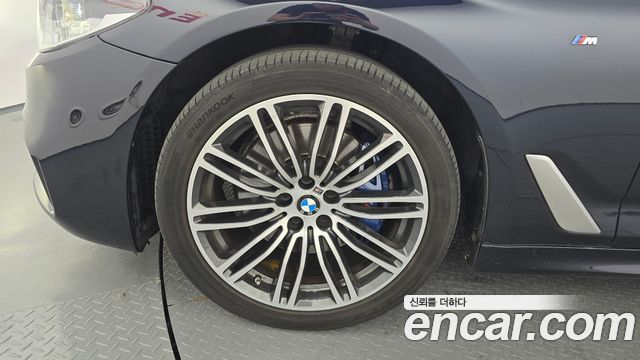 BMW 5-Series 530i xDrive M Sport Package Plus