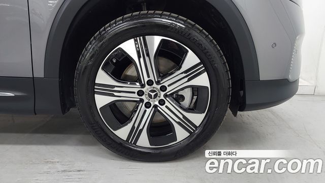 Mercedes-Benz EQB EQB300 4MATIC