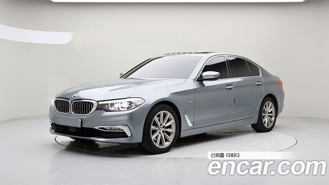 BMW 5-Series 520i Luxury
