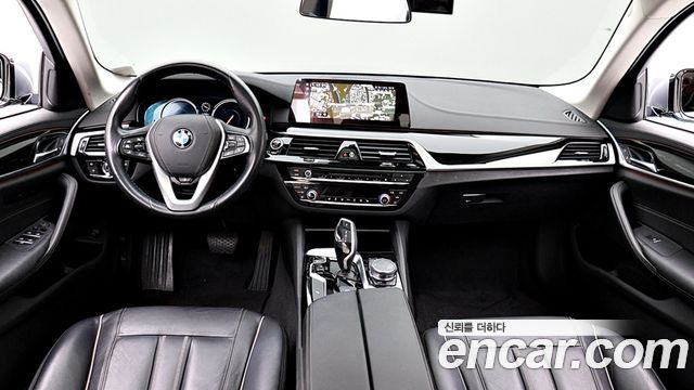 BMW 5-Series 520i Luxury