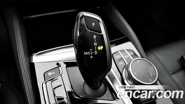 BMW 5-Series 520i Luxury