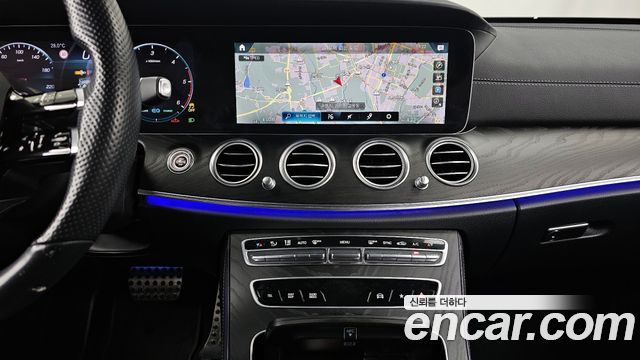 Mercedes-Benz E-Class E220d 4MATIC AMG Line