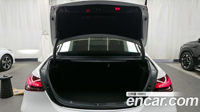 Mercedes-Benz E-Class E220d 4MATIC AMG Line