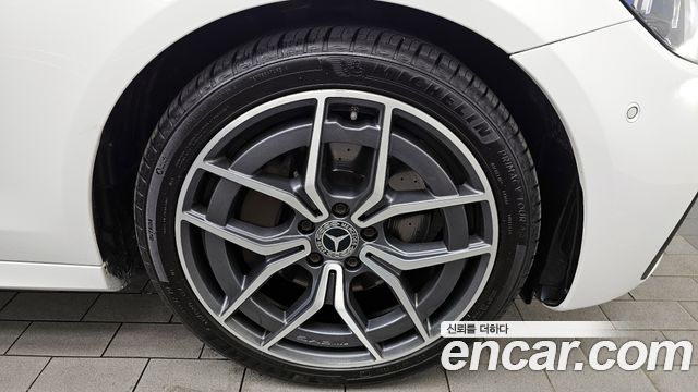 Mercedes-Benz E-Class E220d 4MATIC AMG Line