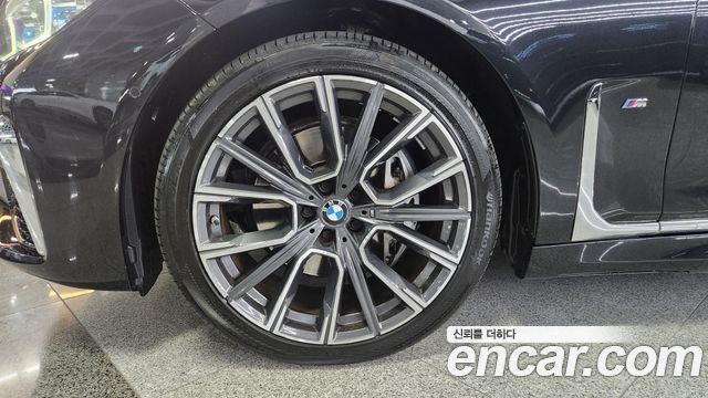 BMW 7-Series 740Li xDrive M Sport Package