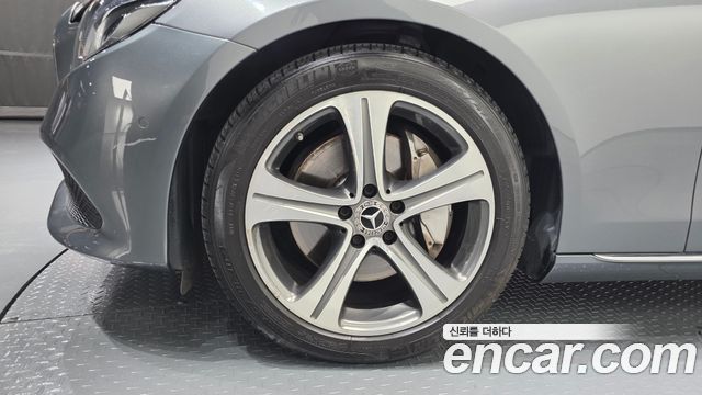 Mercedes-Benz E-Class E300 AV Intelligent Drive