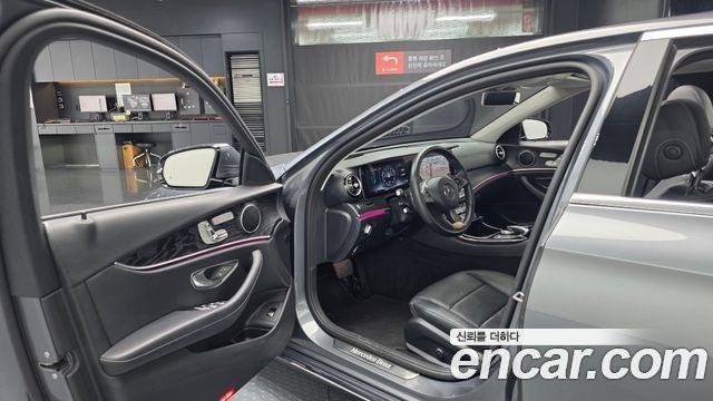 Mercedes-Benz E-Class E300 AV Intelligent Drive