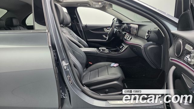 Mercedes-Benz E-Class E300 AV Intelligent Drive