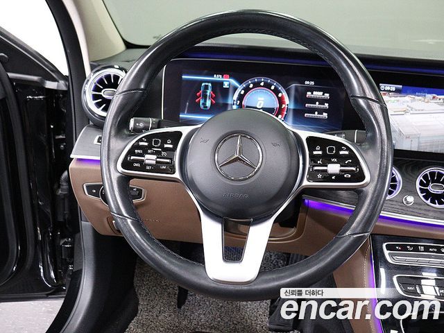 Mercedes-Benz E-Class E300 4MATIC Avnatgarde